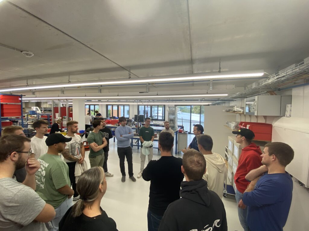 Maschinenbautechniker Führung Maschinenbautechniker in der Serienmontage